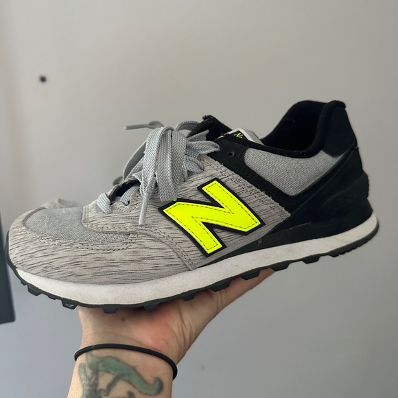 NEW BALANCE  574 gray and green women size 6.5 - Picture 6 of 8